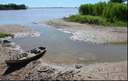 Es una situación muy crítica, pero también hay empresas y cerca de 1.500 pescadores habilitados a los que habría que dar una respuesta social