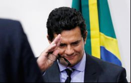 Moro declaró ante comisarios de la Policía Federal con sus abogados y tres fiscales federales en la sede de la fuerza en Curitiba