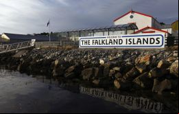 Tras todos los cambios políticos en el Reino Unido, la oficina de Falklands en Londres sigue en o con el Departamento de Salida de la UE