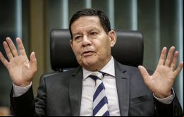 En una columna en O Estado de Sao Paulo, Mourao defendió al gobierno y lanzó acusaciones sobre el avance del Congreso y el Poder Judicial sobre el Ejecutivo. 