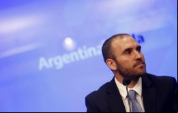  El ministro Martín Guzmán mediante un comunicado dijo que se están analizando las características de estas propuestas y sus implicancias para el objetivo de restaurar la sostenibilidad de la deuda pú