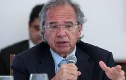 Guedes busca aprobar la reforma tributaria, que prevé unificar impuestos de los estados y crear un IVA, y reducir el impuesto a ganancias que pagan las empresas