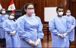 La medida “excepcional” es para cerrar la brecha de recursos humanos en Perú, que con 428.850 contagios en el tercer país con más infectados en América Latina. 