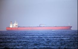 El Departamento de Justicia de EE.UU. dijo que había confiscado 1,1 millones de barriles de combustible de una flotilla de cuatro buques, con destino Venezuela