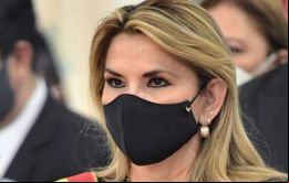 “Hoy dejo de lado mi candidatura en homenaje a la libertad y a la democracia”, dijo Añez en un mensaje de video.