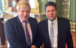 El primer ministro británico Boris Johnson conversó con el Ministro Principal de Gibraltar, Fabián Picardo  