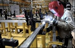  La actividad industrial se ubicó en julio un 3,9% por debajo de los niveles pre pandemia de febrero de 2020, producto de la heterogeneidad sectorial y regional