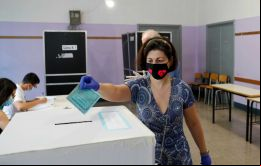  El Sí al referéndum, fuertemente apoyado por el Gobierno y parte de la oposición, alcanzó el 69,6% de los votos con el 99% de las mesas escrutadas