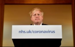 Boris Johnson no deja de sumar críticas por su manejo de la pandemia en un momento en que toda Europa sufre un rebrote de Covid-19