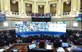  Durante una sesión de más de seis horas, la Cámara aprobó un decreto presidencial para ampliar la presencia de legisladores en la sala de sesiones
