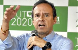 “Hoy está claro que no pude explicar esto a Bolivia (…) declino la candidatura presidencial con profundo agradecimiento y sin ápice de resentimiento”, anunció