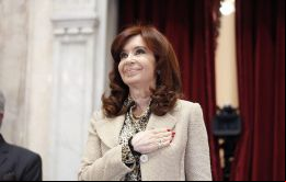 El conflicto fundamental puede resumirse en un párrafo: Cristina Kirchner no puede ser la jefa política de un país con la economía en crisis, comienza