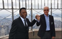 En los años 70, los dos jugadores estrella fueron compañeros de equipo durante un breve lapso en el Cosmos de Nueva York.
