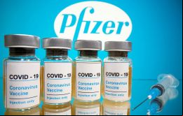 La vacuna Pfizer basada en una tecnología novedosa que utiliza ARNm sintético para activar el sistema inmunológico contra el virus, presenta desafíos especiales