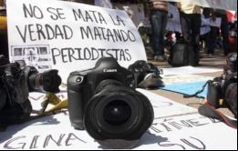 Continúa la espiral de violencia contra la prensa en México: tres periodistas han sido asesinados en los últimos días, ocho reporteros asesinados este año, dijo RSF