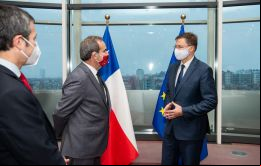 El subsecretario de relaciones internacionales Rodrigo Yáñez, y el ministro de relaciones exteriores Andrés Allamand se encuentran en Bruselas
