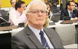 El legislador MLA Roger Edwards explicó que el Reino Unido no pudo hablar por los Territorios de Ultramar