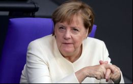 Francamente, mi esposo se ocupa de lavar la ropa, contestó la canciller sobre su marido, Joachim Sauer.