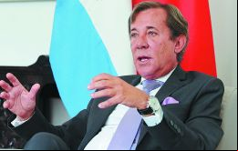 El embajador Luis María Kreckiler siempre fue un buen vendedor pero últimamente habría perdido el ritmo, aseguran fuentes oficiales.