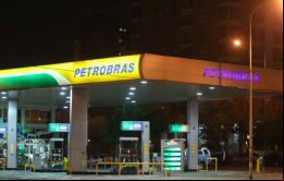En junio de 2002, Petrobras desembarcó a lo grande en Argentina, tras adquirir PeCom Energía por US$ 1.125 millones.