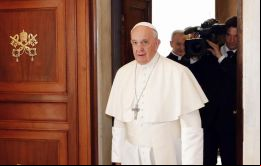 Para el Papa, frente a la emergencia de coronavirus, si los políticos subrayan más los intereses personales que el interés común, arruinan las cosas.