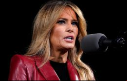 La primera reacción pública de Melania fue a través de una declaración plagada de errores tipográficos publicada en el sitio web de la Casa Blanca