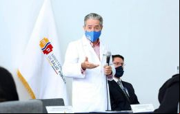 Por unanimidad el parlamento aprobó una resolución para buscar la salida del ministro Juan Carlos Zevallos, por haber vacunado primero a sus familiares 