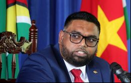 “Queremos abordar las cuestiones bilaterales”, pero estos os deben estar precedidos de un compromiso por parte de Venezuela de cesar la agresión, dijo el presidente Alí 