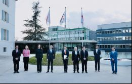Presidente del CICR, Peter Maurer, los Representantes del Reino Unido y de Argentina en Ginebra y los embajadores Braithwaite y Villegas, durante la ceremonia celebrada hoy. (CICR)