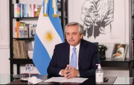 Fernández cree que la mayor amenaza de contraer el virus se da en reuniones sociales donde la gente se relaja.