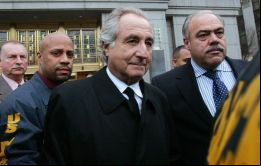 Madoff estaba cumpliendo una sentencia de cárcel de 150 años.