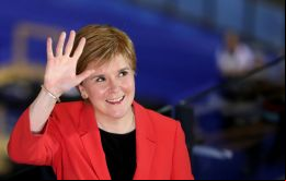 Sturgeon ha prometido que “cuando la crisis haya pasado, se dará a la gente de Escocia el derecho a elegir su futuro”.