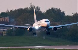 A la aerolínea de bandera de Bielorrusia, Belavia, se le ha prohibido operar en los aeropuertos de la UE.