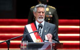“Es inaceptable que un grupo de  retirados de las Fuerzas Armadas… viole el estado de derecho”, dijo Sagasti.