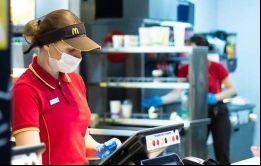 El número de puestos de trabajo vacantes alcanzó un registro récord el pasado abril, llegando hasta los 9,3 millones, frente a los 8.288 millones del mes anterior