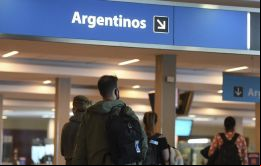 Las pruebas y el alojamiento en los centros de aislamiento correrán a cargo del viajero.