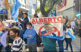 “Celebramos el esfuerzo de cada argentino  y cada argentina que día a día trabaja para que seamos cada vez más independientes ...”, dijo el mandatario.