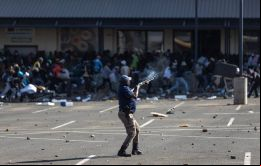 Lo que estamos viendo ahora son actos de delincuencia oportunista, dijo Ramaphosa.