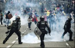 “Los obstáculos solo afirman la ambición de los agitadores que quieren beneficiarse del caos”, dijo Duque al inaugurar la nueva legislatura.