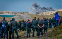En noviembre pasado simbólicamente en la playa de Yorke Bay se declaró a las  Falklands libres de minas y el fin del desminado pero siempre  hay que permanecer alerta