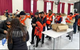 El 15 de agosto, 354 vacunas se istraron a tripulantes de origen indonesio y peruano. Otros 180 pescadores serán inmunizados este próximo fin de semana (Foto: Fortuna Ltd)