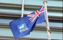La bandera de las Falklands flameó en ambas cámaras de Westminster