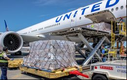United Airlines ya no puede permitir que personas no vacunadas regresen al lugar de trabajo.