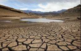 Necesitamos despertarnos ante la inminente crisis del agua, dijo Taalas.
