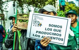  Los manifestantes quieren que Argentina logre la soberanía alimentaria