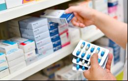 El precio de los medicamentos no se puede dejar librado al mercado, afirmó Feletti