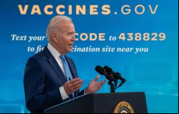 Los asesores de Biden no encuentran razón para suspender las vacunas cuando los trabajadores no necesitarán haber sido inoculados antes de diciembre