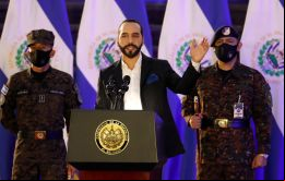 Las fuerzas oscuras están trabajando para volver al pasado, pero este gobierno no lo permitirá, dijo Bukele.