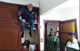 El Teniente Coronel del Ejército (R) Cialceta estaba escondido en un armario