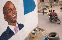 Se cree que Dragon suministró a los asesinos de Moïse ropa con distintivos de la DEA.